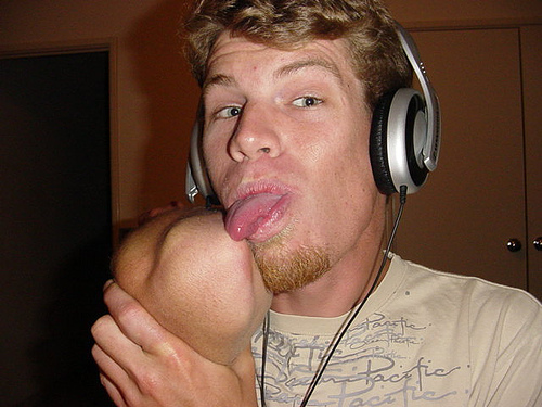 Trying to find a general content recipe, is like trying to lick your elbow. #growthhacking
