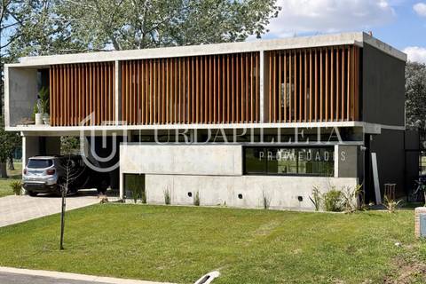 Casa de 3 dormitorios | Urdapilleta Propiedades