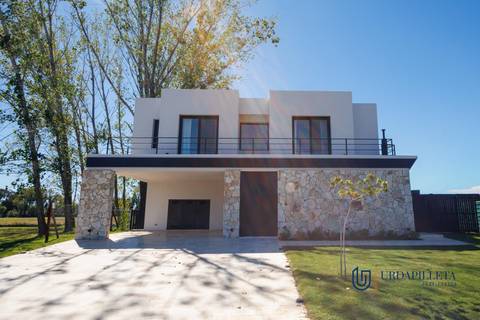 Casa de 5 dormitorios | Urdapilleta Propiedades