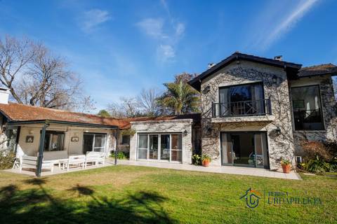 Casa de 4 dormitorios | Urdapilleta Propiedades